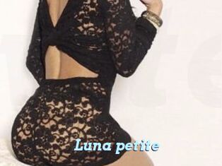 Luna_petite