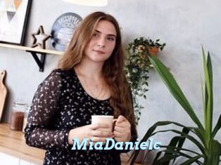 MiaDanielc