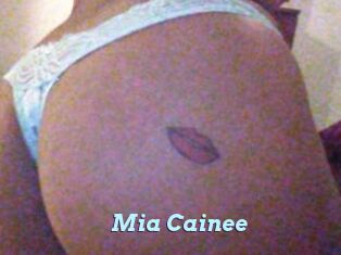 Mia_Cainee