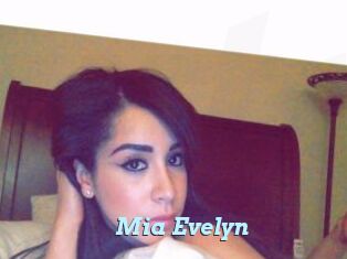 Mia_Evelyn