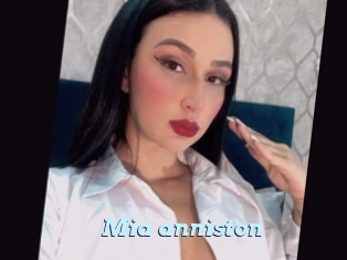 Mia_anniston