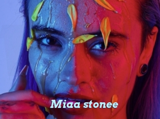 Miaa_stonee