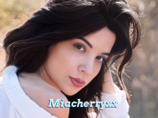 Miacherryxx