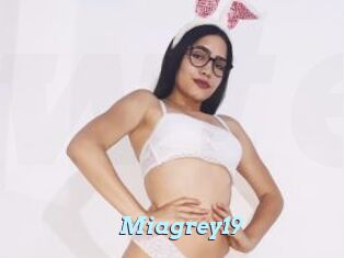 Miagrey19