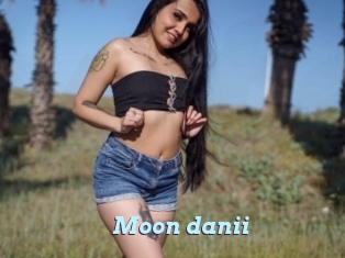 Moon_danii