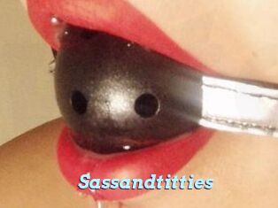 Sassandtitties